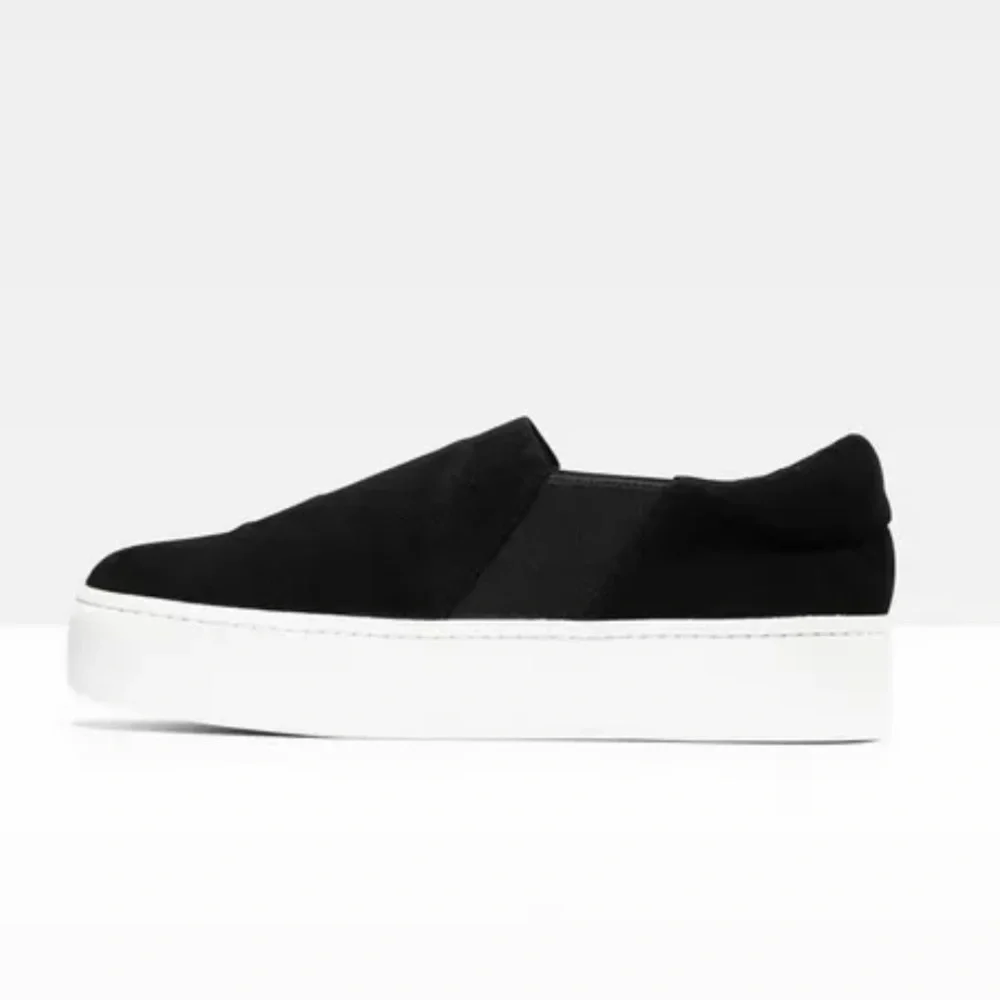 Vince Camuto flats